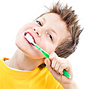Как правильно чистить зубы детям - полезные советы для родителей